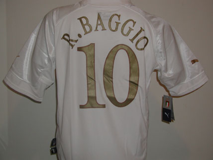 italyawaywhitebaggio.jpg